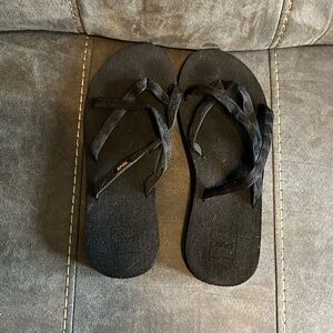 Teva flip flops - black